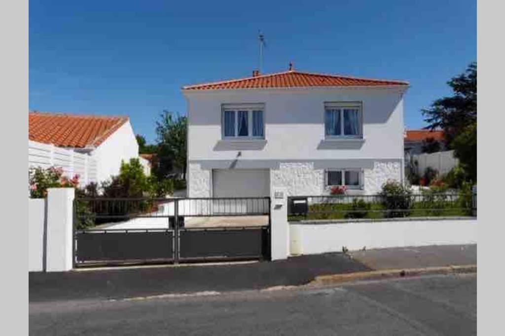 Charmante Maison idéalement située Saint-Gilles-Croix-de-Vie Extérieur photo